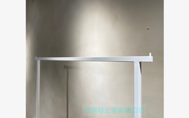 客製_金屬烤漆吊衣桿(方管/白)
