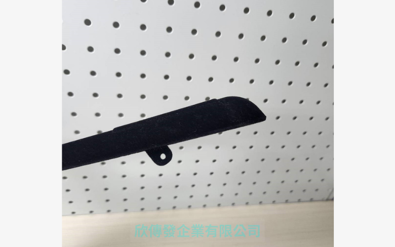 858瑪格衣架-黑色植絨(016001)